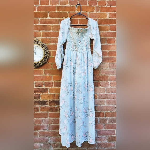 Stunning High Low Dress - Picture 2 of 6